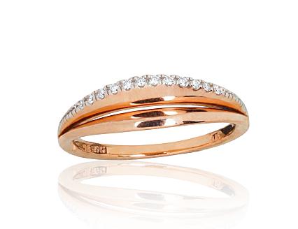 Ring aus Rotgold mit Diamanten