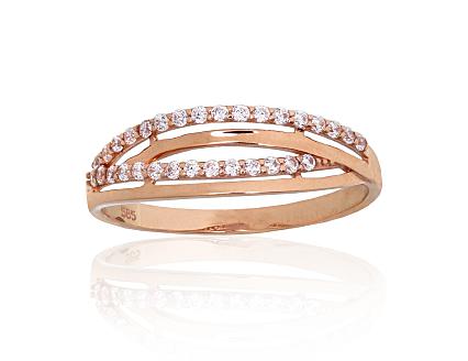 Red gold ring with zirconias
