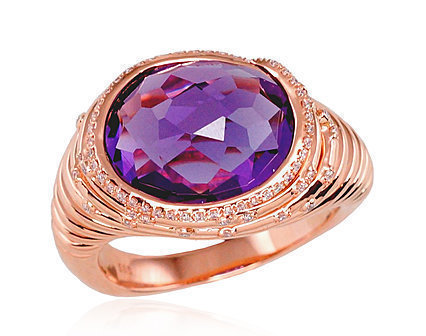 Red gold ring with diamonds and amethysts