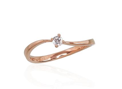 Ring aus Rotgold mit Diamant