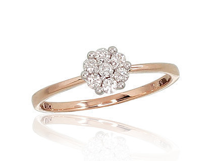 Ring aus Rotgold mit Diamanten
