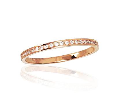 Ring aus Rotgold mit Zirkonia