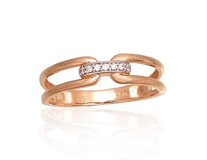 Ring aus Rotgold mit Diamanten