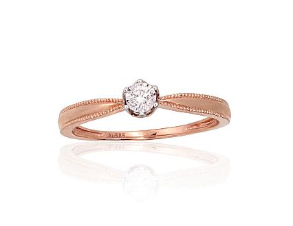 Ring aus Rotgold mit Diamant