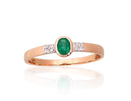 Ring aus Rotgold mit Diamanten und Smaragd
