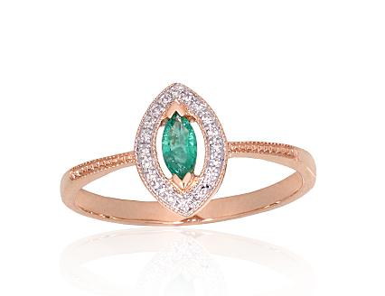 Ring aus Rotgold mit Diamanten und Smaragd