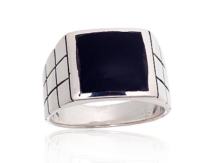 Silver ring with onyxes