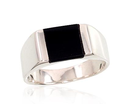 Silver ring with onyxes