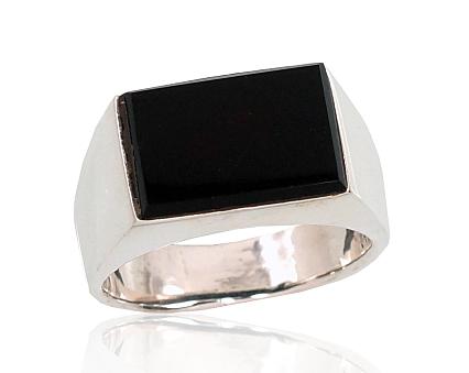 Silver ring with onyxes
