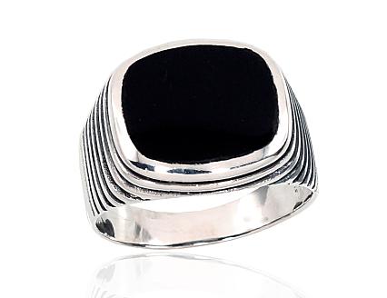 Silver ring with onyxes