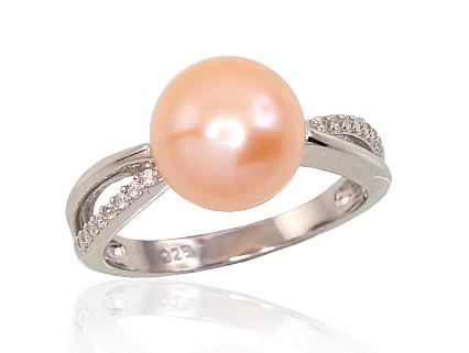 Silver ring with zirconias and pearls