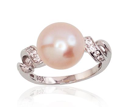 Silver ring with zirconias and pearls