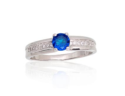 Ring aus Silber mit Zirkonia