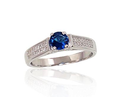 Ring aus Silber mit Zirkonia