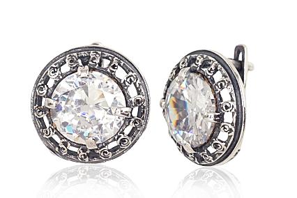 Silver earrings with zirconias