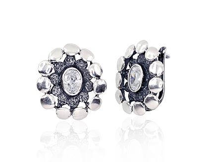 Silver earrings with zirconias