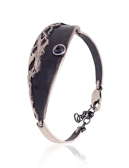 Silver bracelet with mother-of-pearl